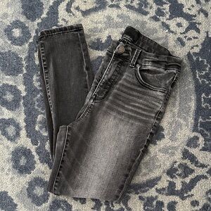 Buckle Black Women's Charcoal Skinny Jeans